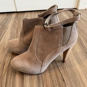 BCBGMaxAzria Women's Helvi Taupe/Gray Heeled Suede Booties